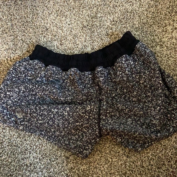 Lulu Athletic shorts - Picture 2 of 3